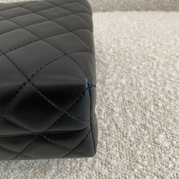 Authentic Chanel Lambskin Quilted Kisslock Minaudière Black - Picture 4 of 9